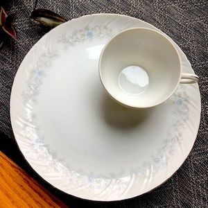 Set of 3 - Yamaka Japan Soft Floral Snack Plates and Cups - Luncheon Set